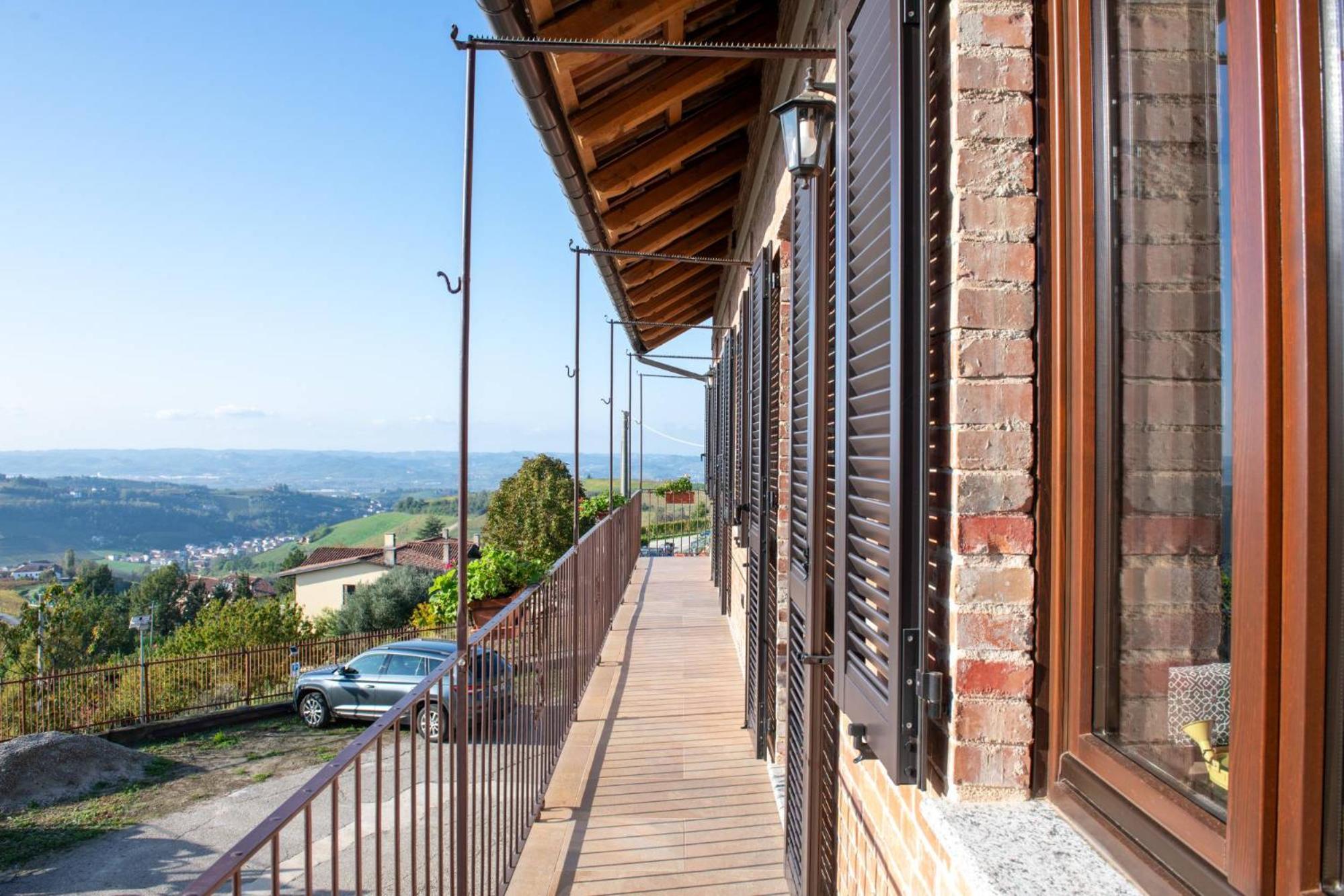 Casa Rubbo - Appartamento In Collina 'Monviso' Альба Экстерьер фото
